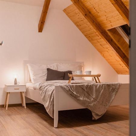 Romanticky Loft Parking U Hlavniho Nadrazi Alamóc Kültér fotó