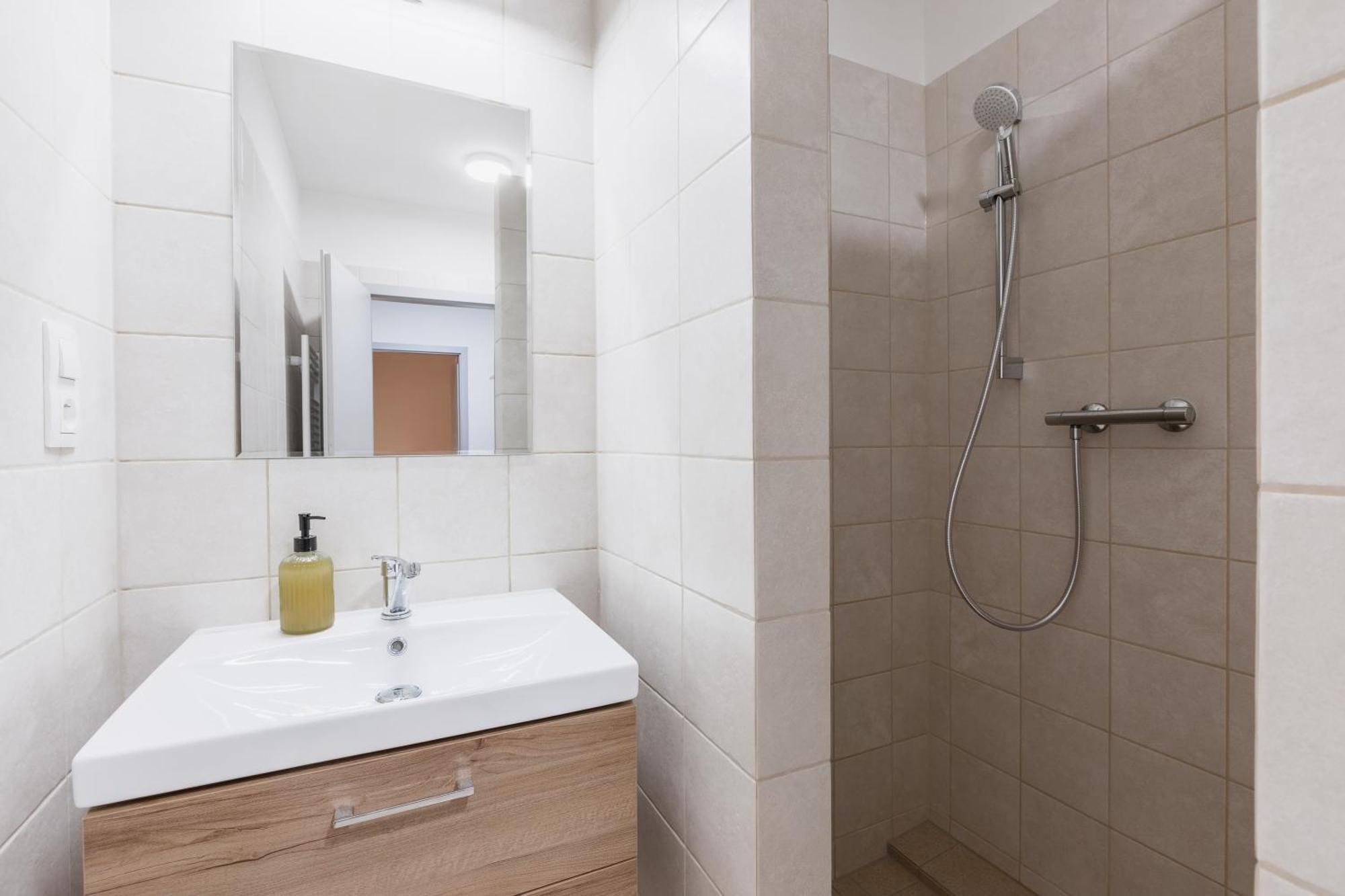 Romanticky Loft Parking U Hlavniho Nadrazi Alamóc Kültér fotó