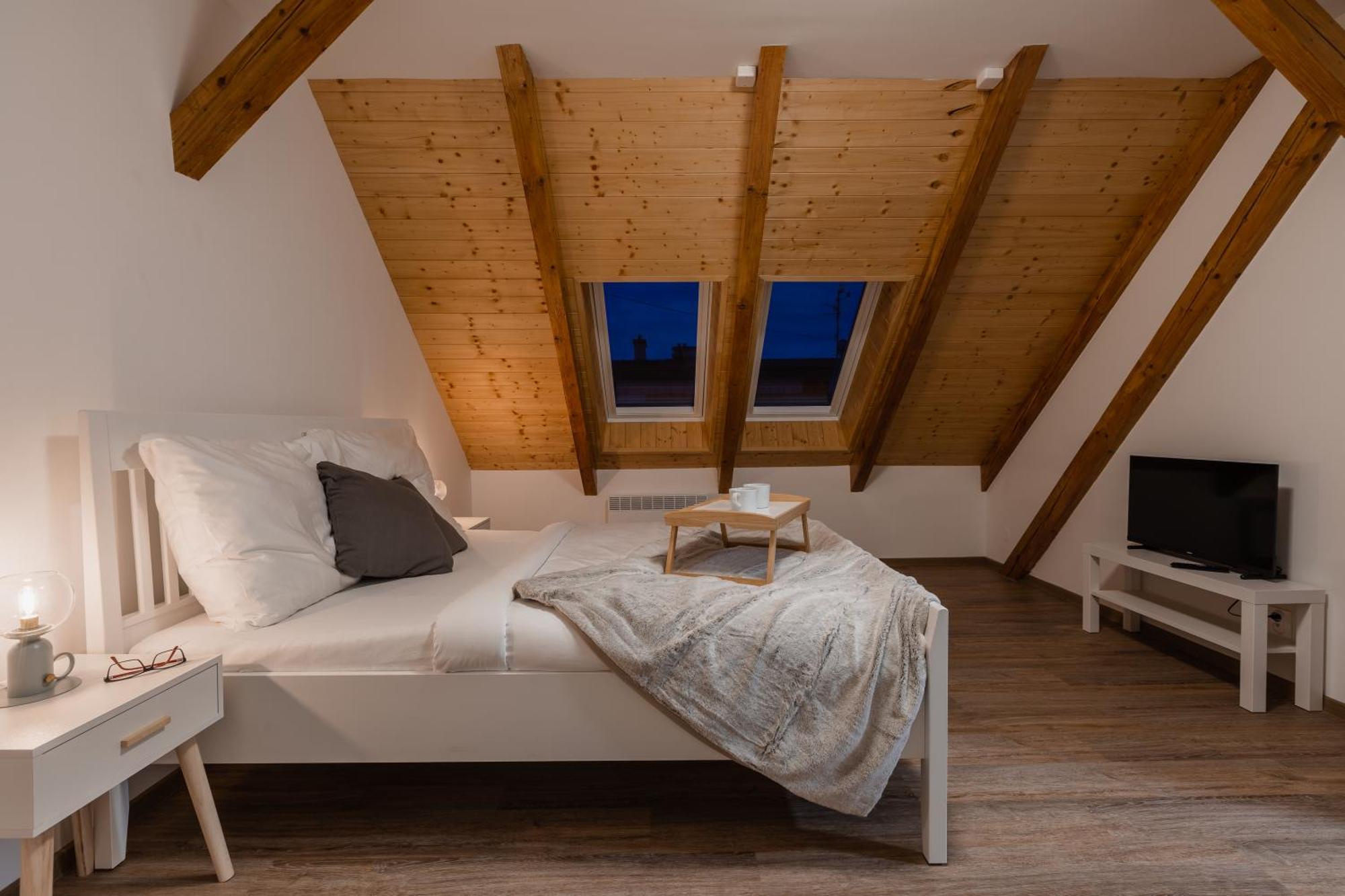 Romanticky Loft Parking U Hlavniho Nadrazi Alamóc Kültér fotó